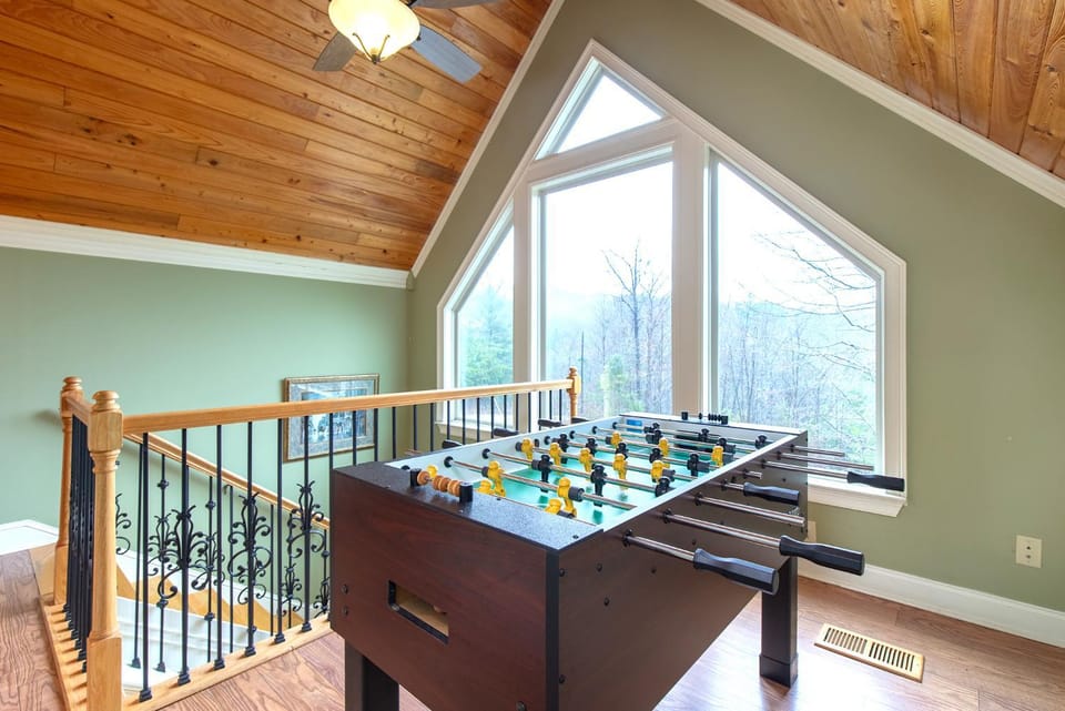 Natural landscape, Game Room, View (from property/room)