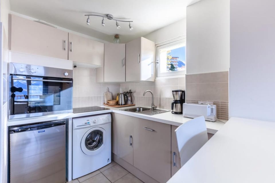 Bathroom, oven, kitchen