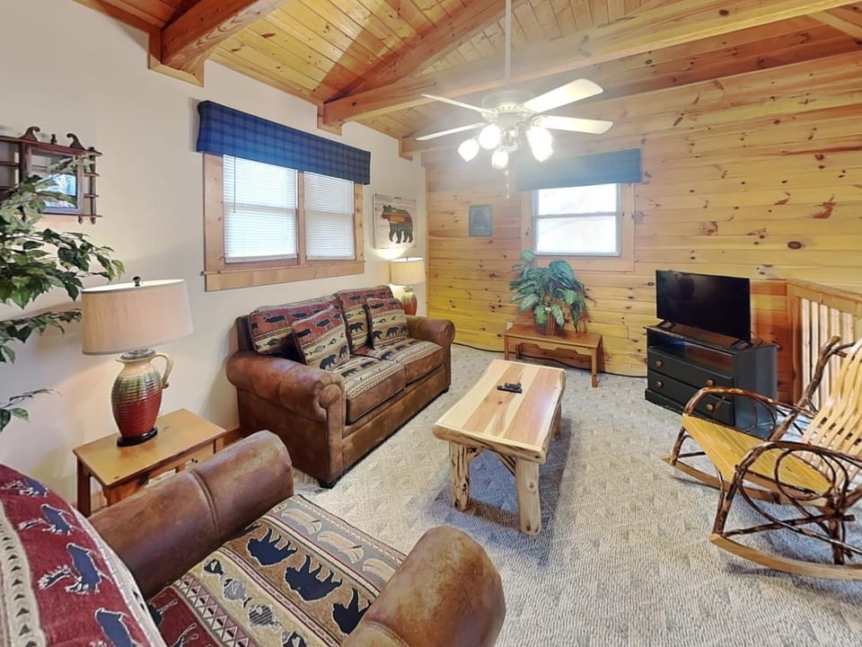 TV and multimedia, Living room, Seating area, furniture