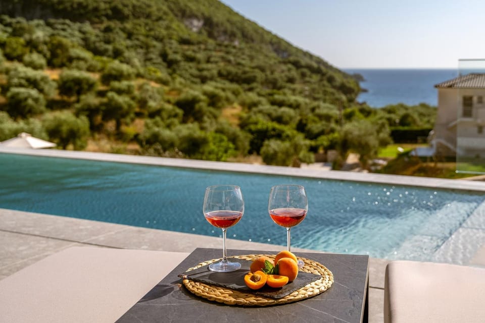 Natural landscape, Pool view, Sea view, Swimming pool, Drinks