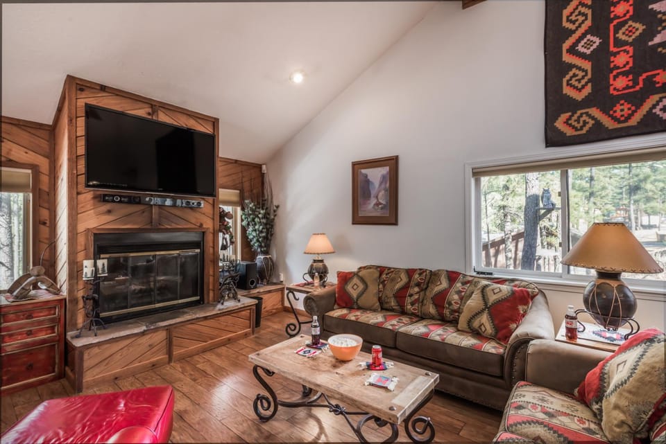 TV and multimedia, Living room, fireplace, furniture