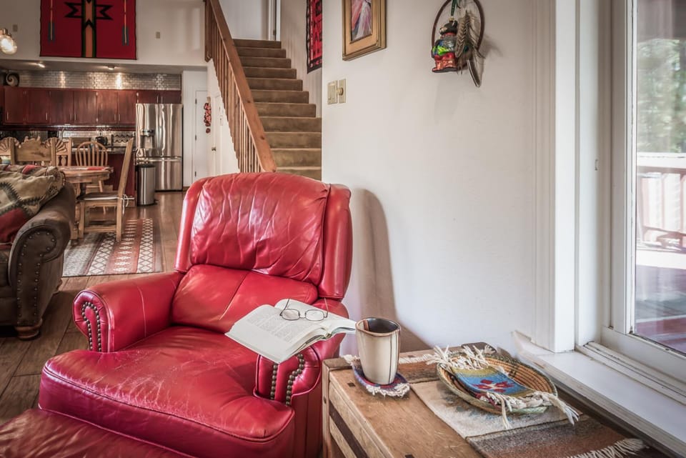 Living room, Seating area, furniture, kitchen