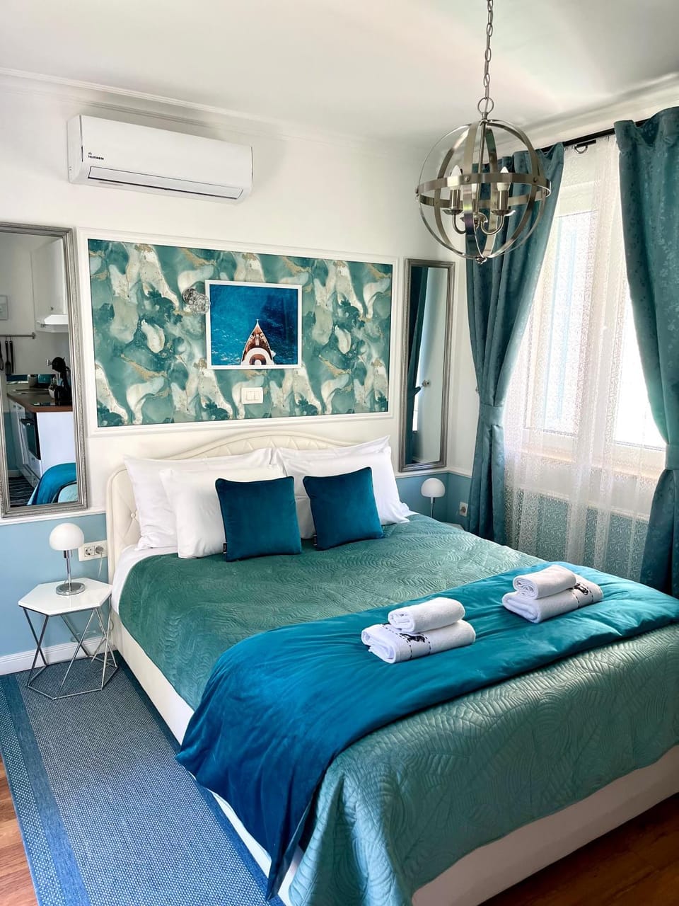Bed, Bedroom, air conditioner