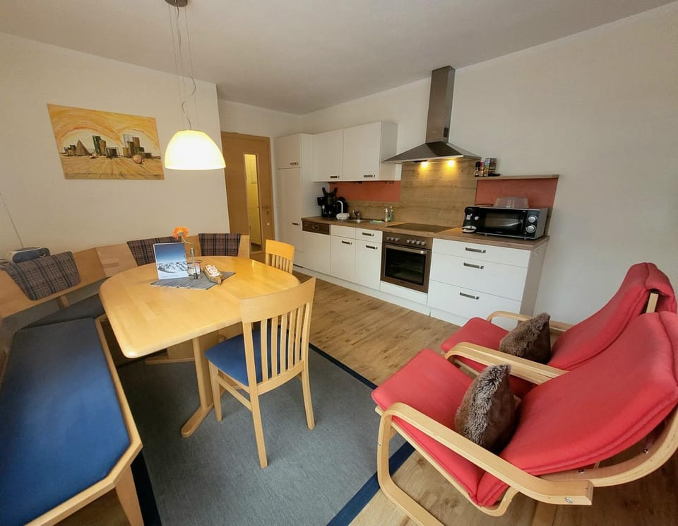Kitchen or kitchenette, Kitchen or kitchenette
