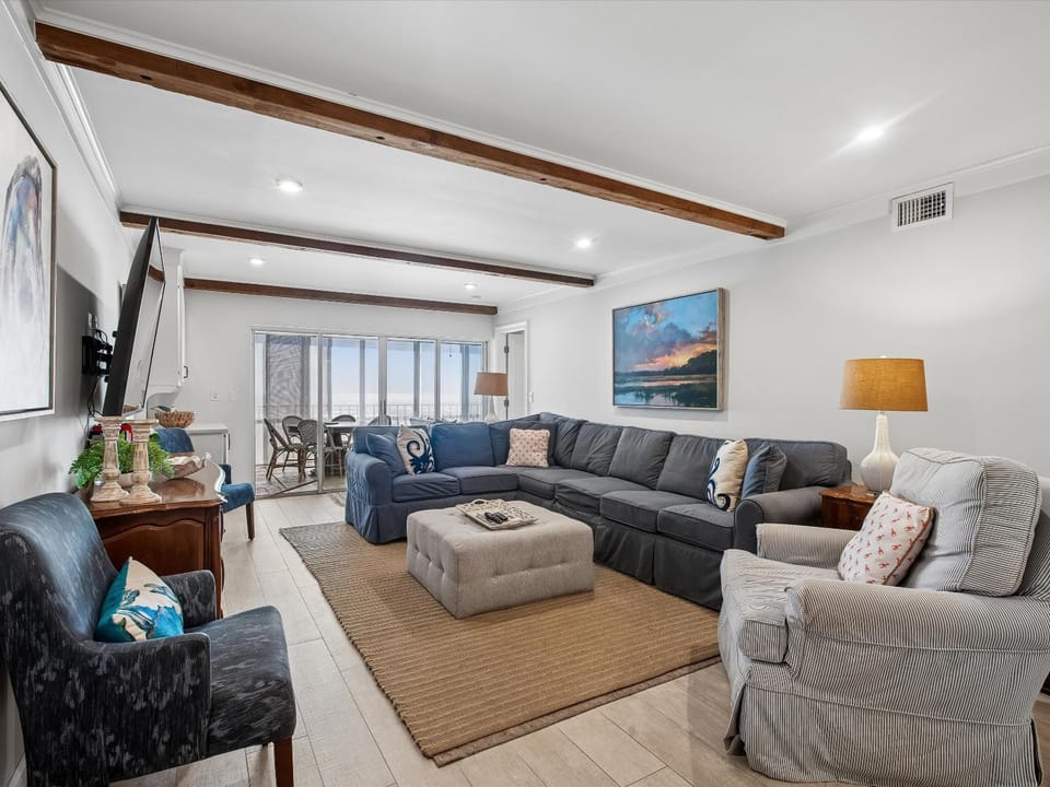 TV and multimedia, Living room, Seating area, furniture