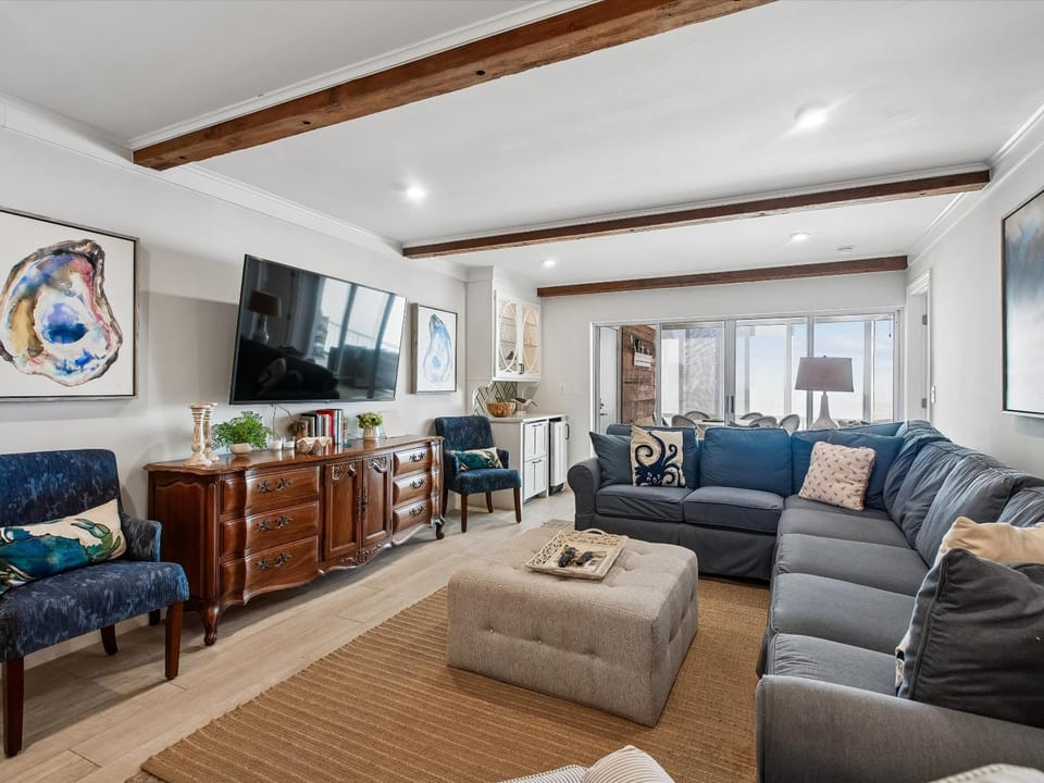 TV and multimedia, Living room, Seating area, furniture