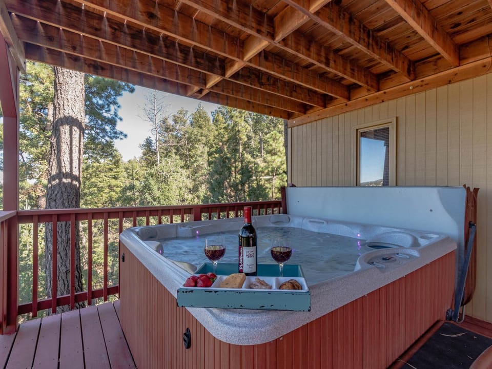 Natural landscape, Hot Tub, Balcony/Terrace