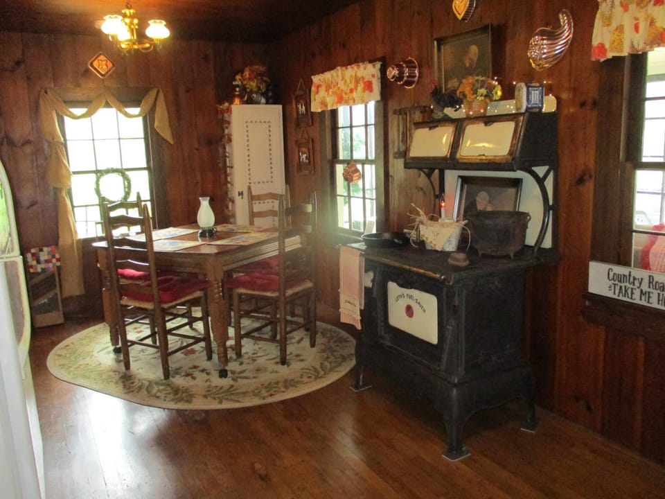 Dining area, hair dresser