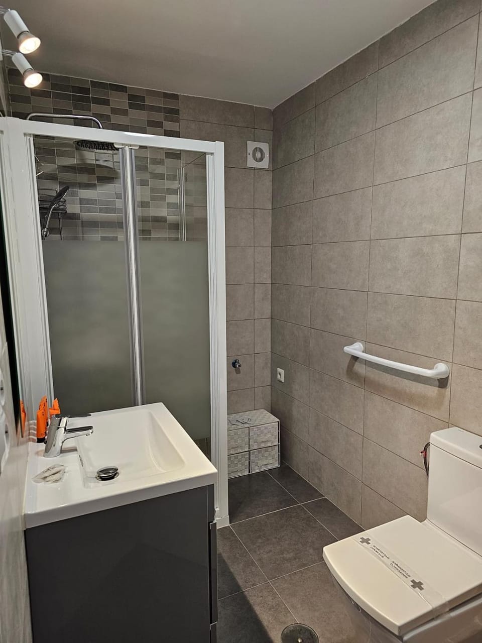Shower, Bathroom