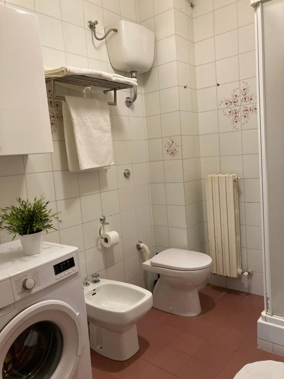 Shower, Toilet, Bathroom, bidet, towels, washing machine
