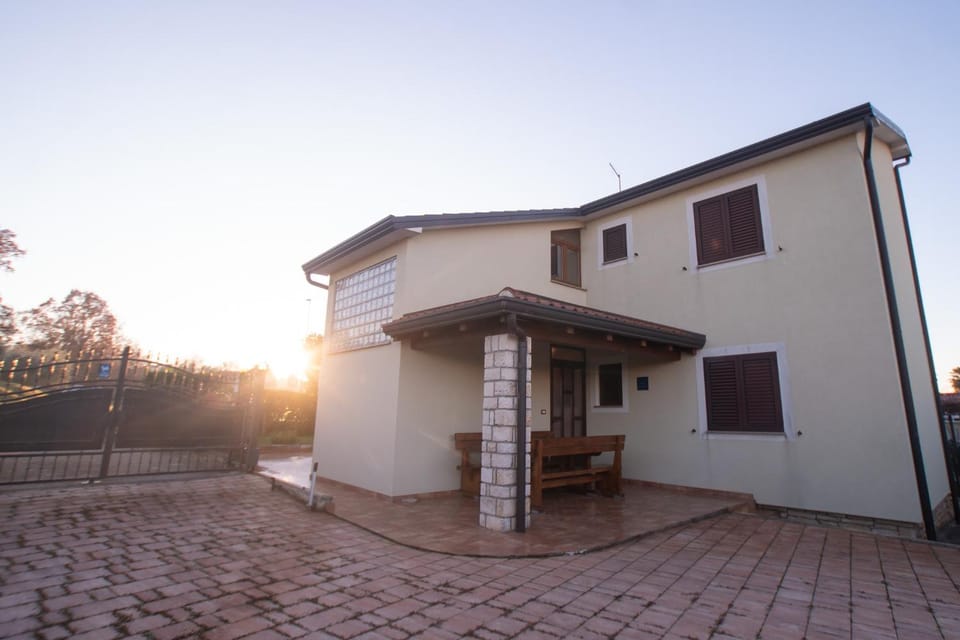 Property building, Day, Garden