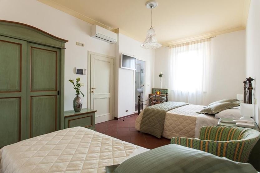 Il Portico Camere e Caffè - centro Città Bed and Breakfast in Emilia-Romagna