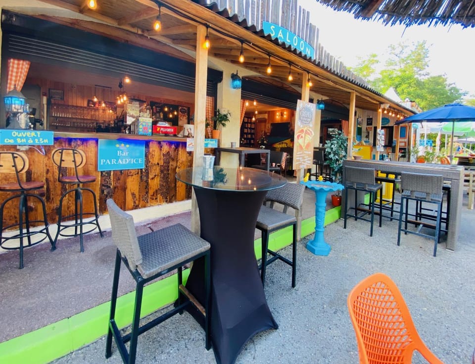 CAMPING PARADIS FAMILY des ISSOUX Campground/ 
RV Resort in Provence-Alpes-Côte d'Azur