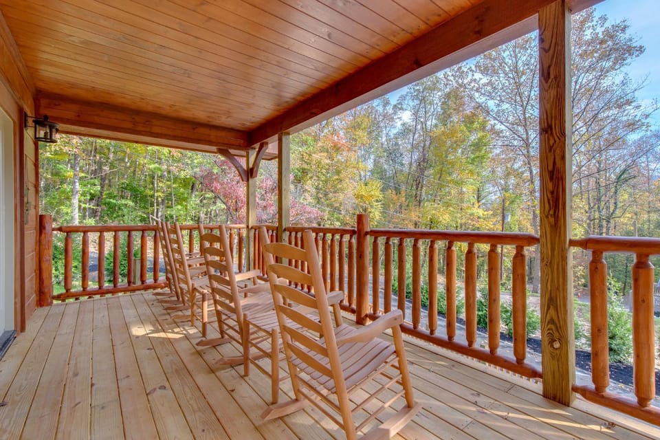 Patio, Balcony/Terrace, Seating area, Autumn