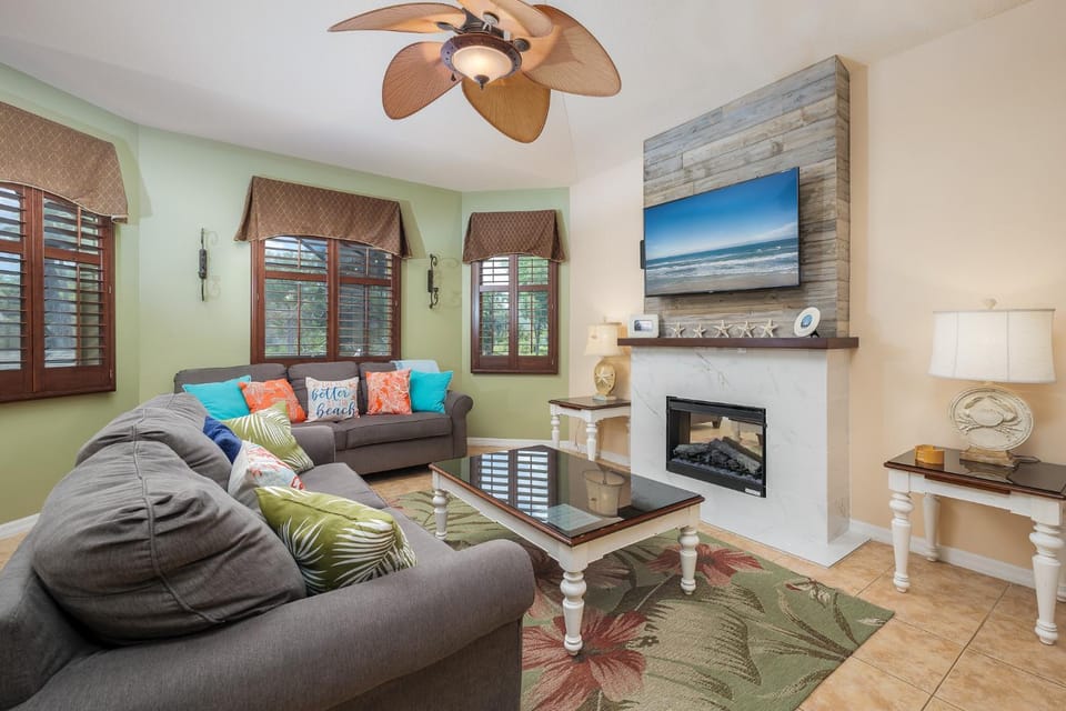 Living room, fireplace, furniture