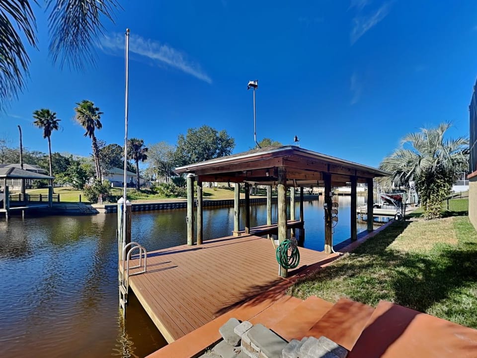 Natural landscape, Garden, River view