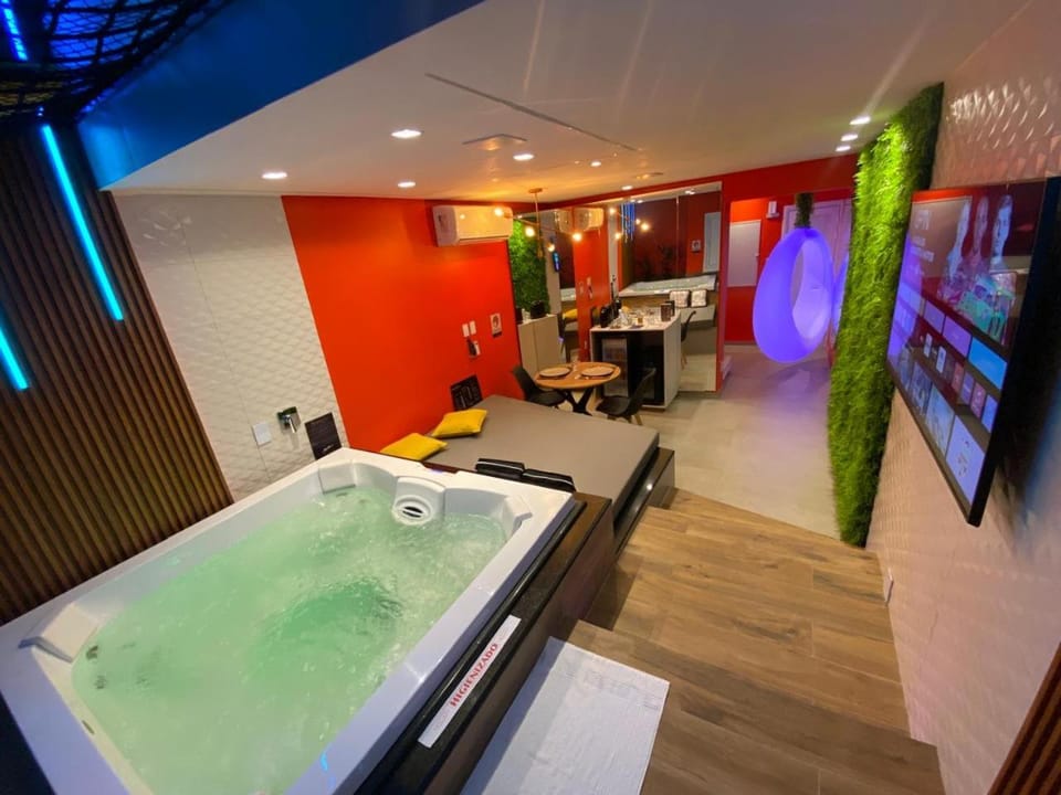 Hot Tub, TV and multimedia