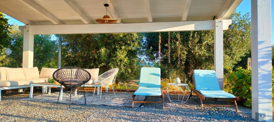 Patio, Seating area, Garden view, sunbed