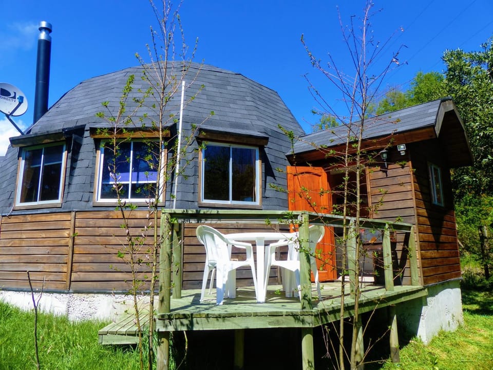 Property building, Garden, Balcony/Terrace