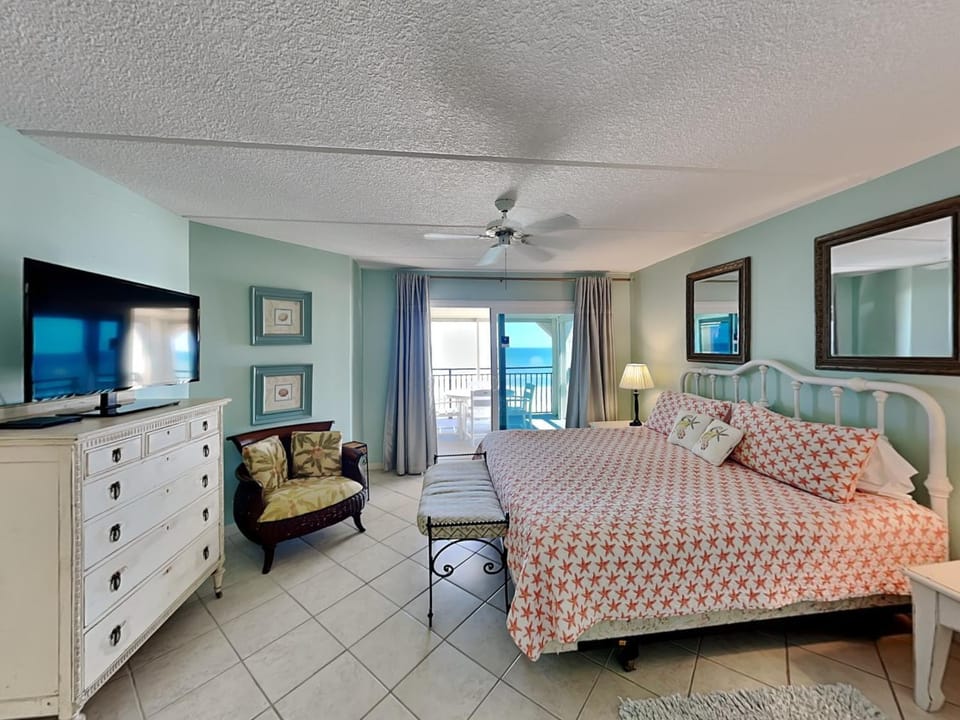 Bed, TV and multimedia, Balcony/Terrace, Living room, Seating area, Bedroom, Sea view, furniture