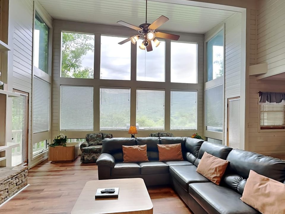 Living room, Seating area, furniture