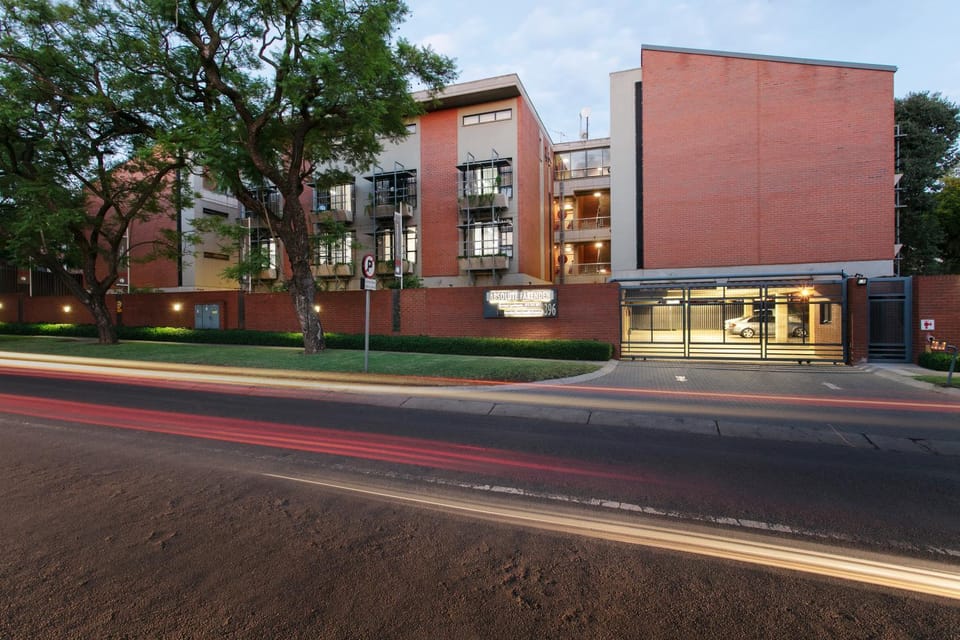 Property building, Facade/entrance, City view