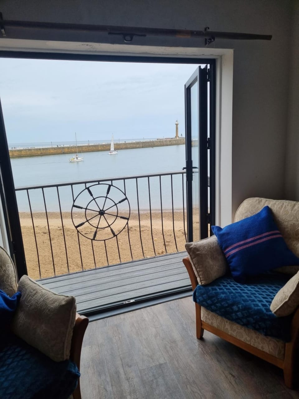Whitby Beachfront Cottage House in England