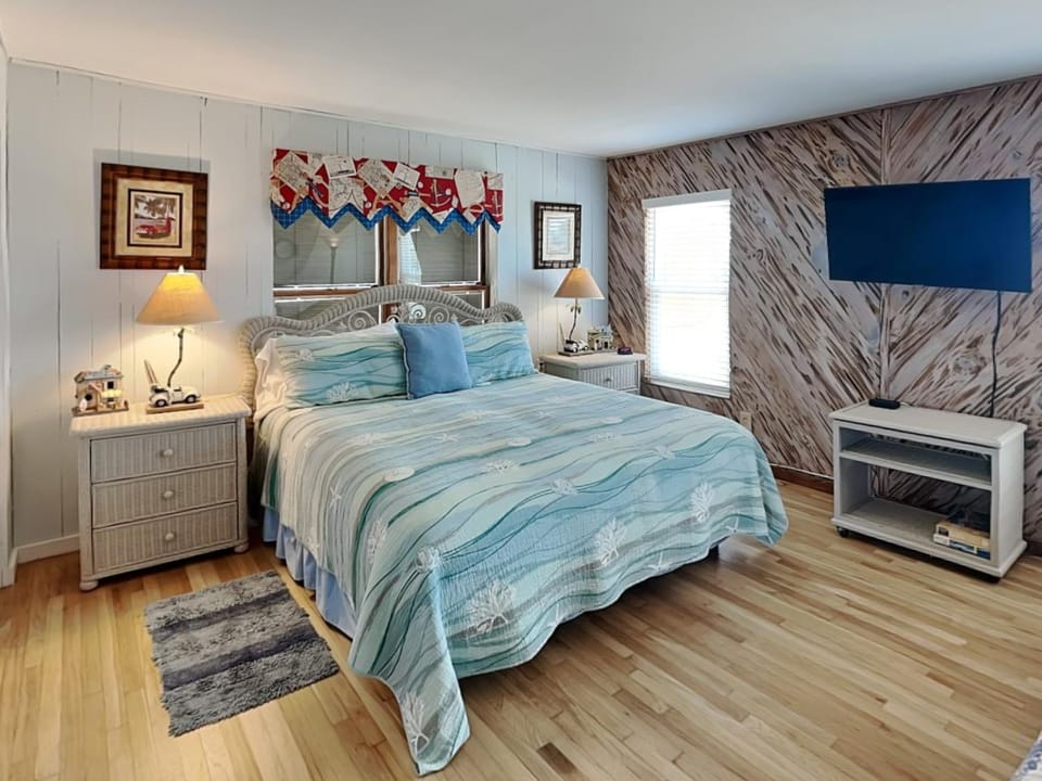 Bed, TV and multimedia, Bedroom, furniture