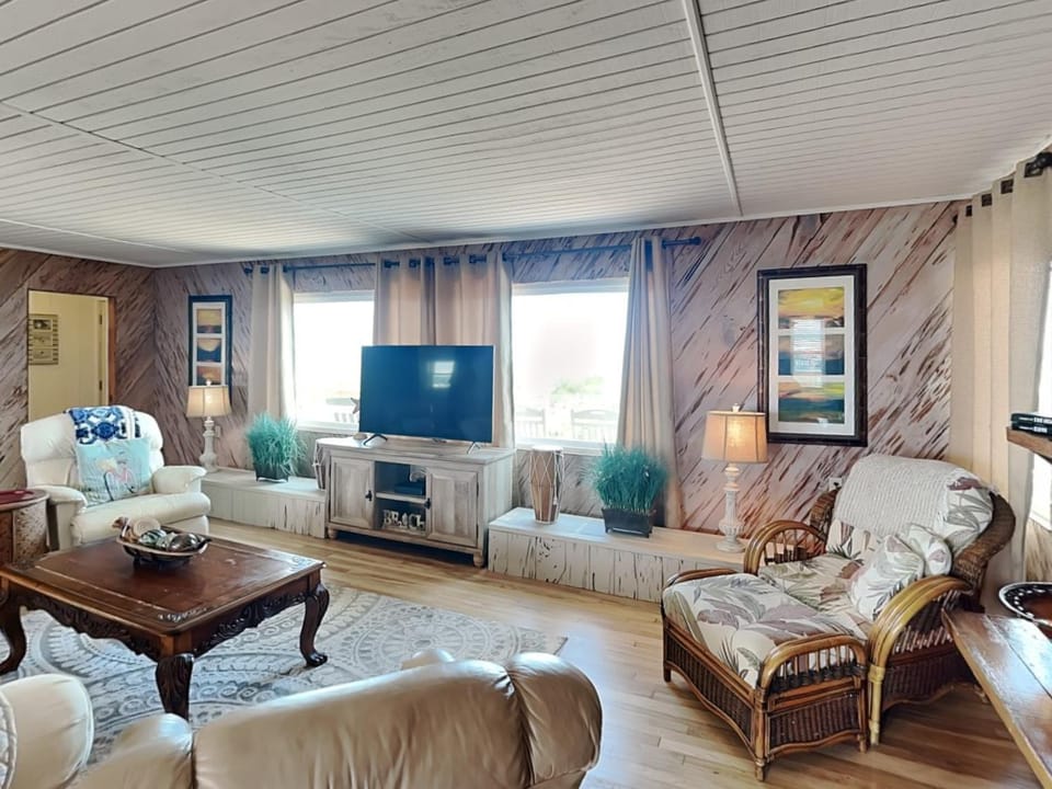 TV and multimedia, Living room, Seating area, furniture