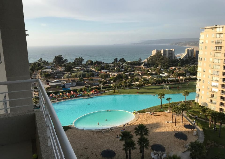 Pool view, Sea view