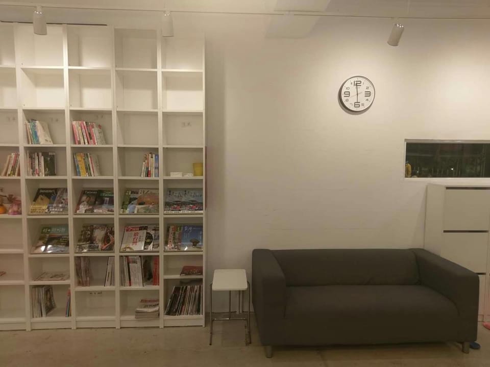 Communal lounge/ TV room
