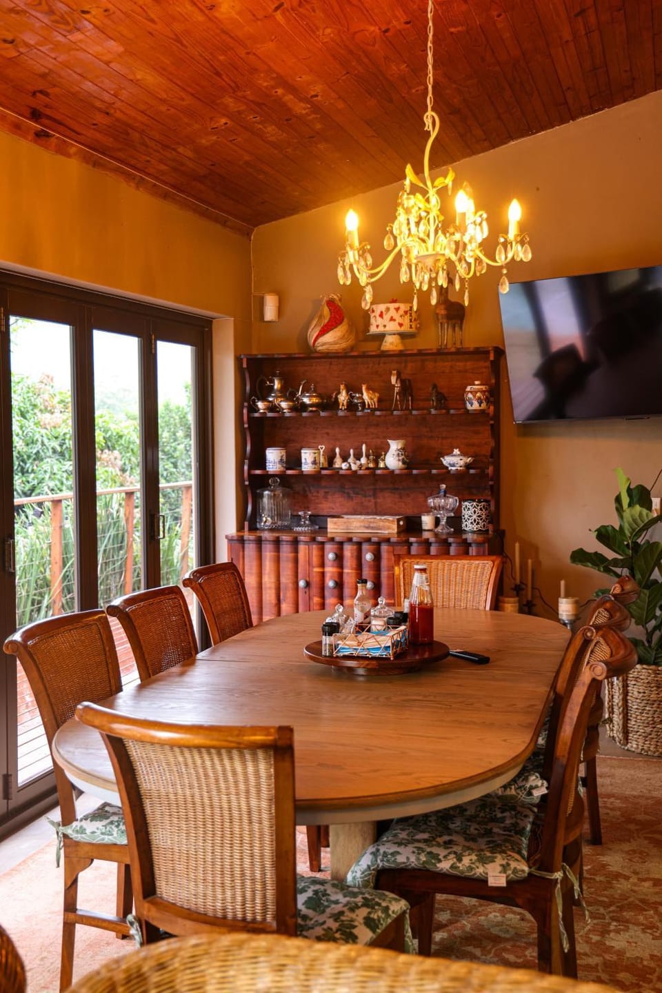 TV and multimedia, Dining area