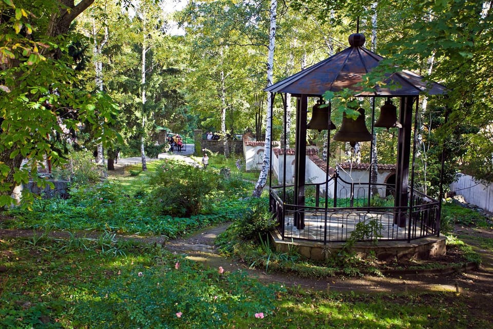 Nearby landmark, Other