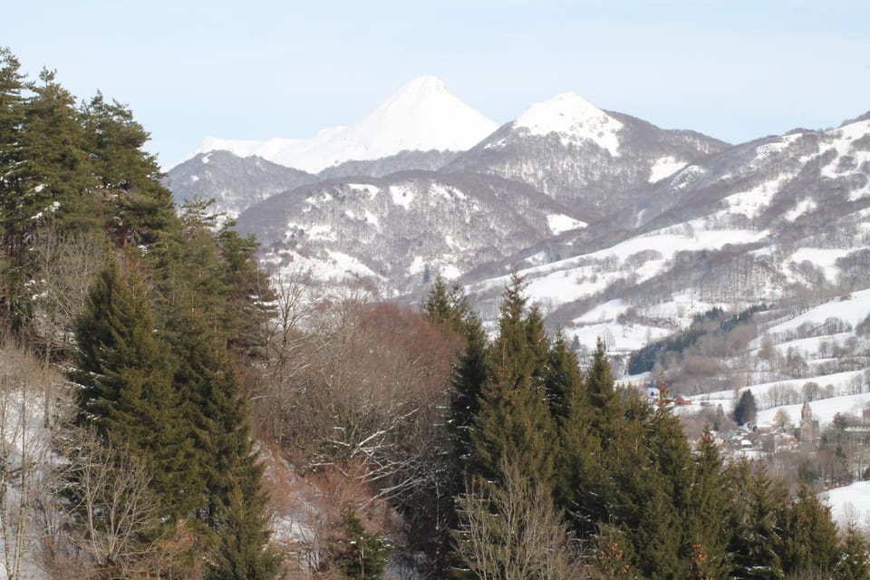 Hôtel Restaurant Aux Genêts d'Or Hotel in Auvergne-Rhône-Alpes