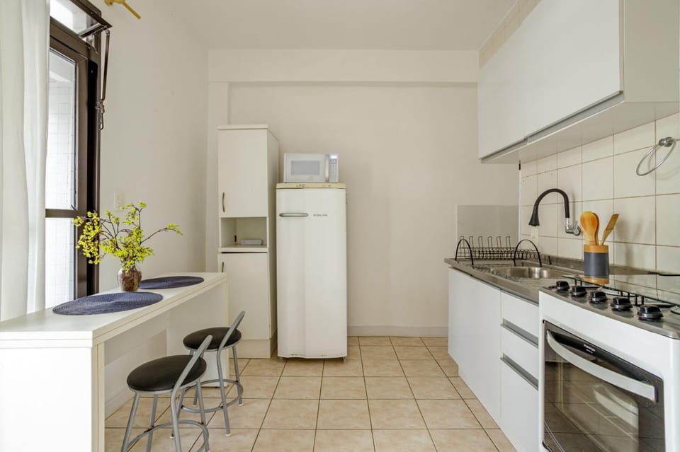 Dining area, oven, stove