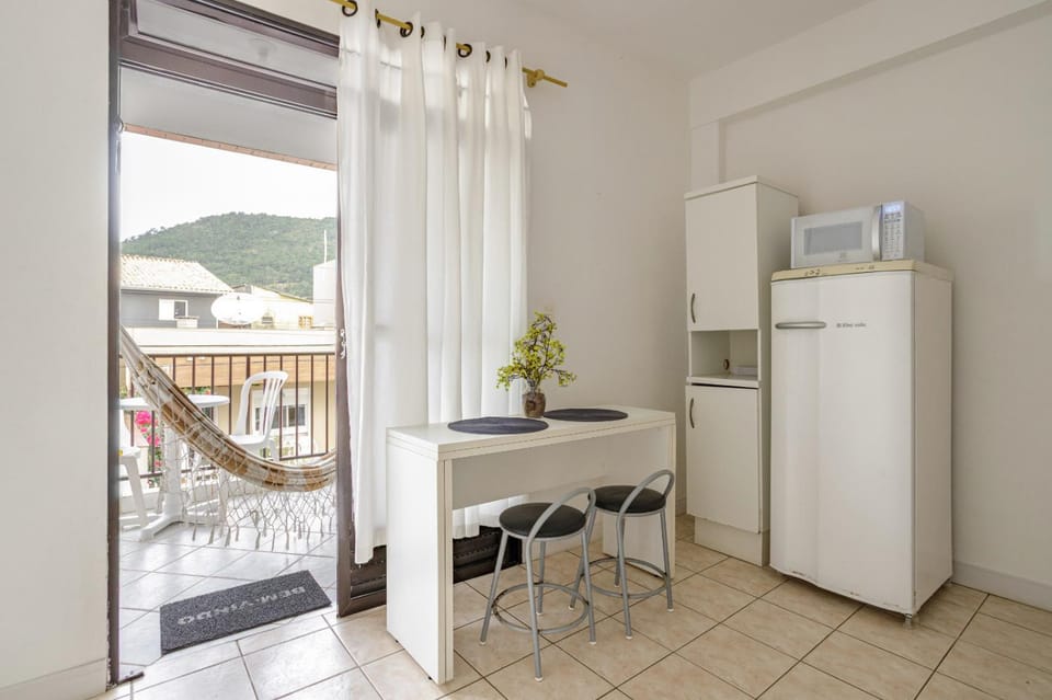 Natural landscape, View (from property/room), Balcony/Terrace, Kitchen or kitchenette, Dining area, oven