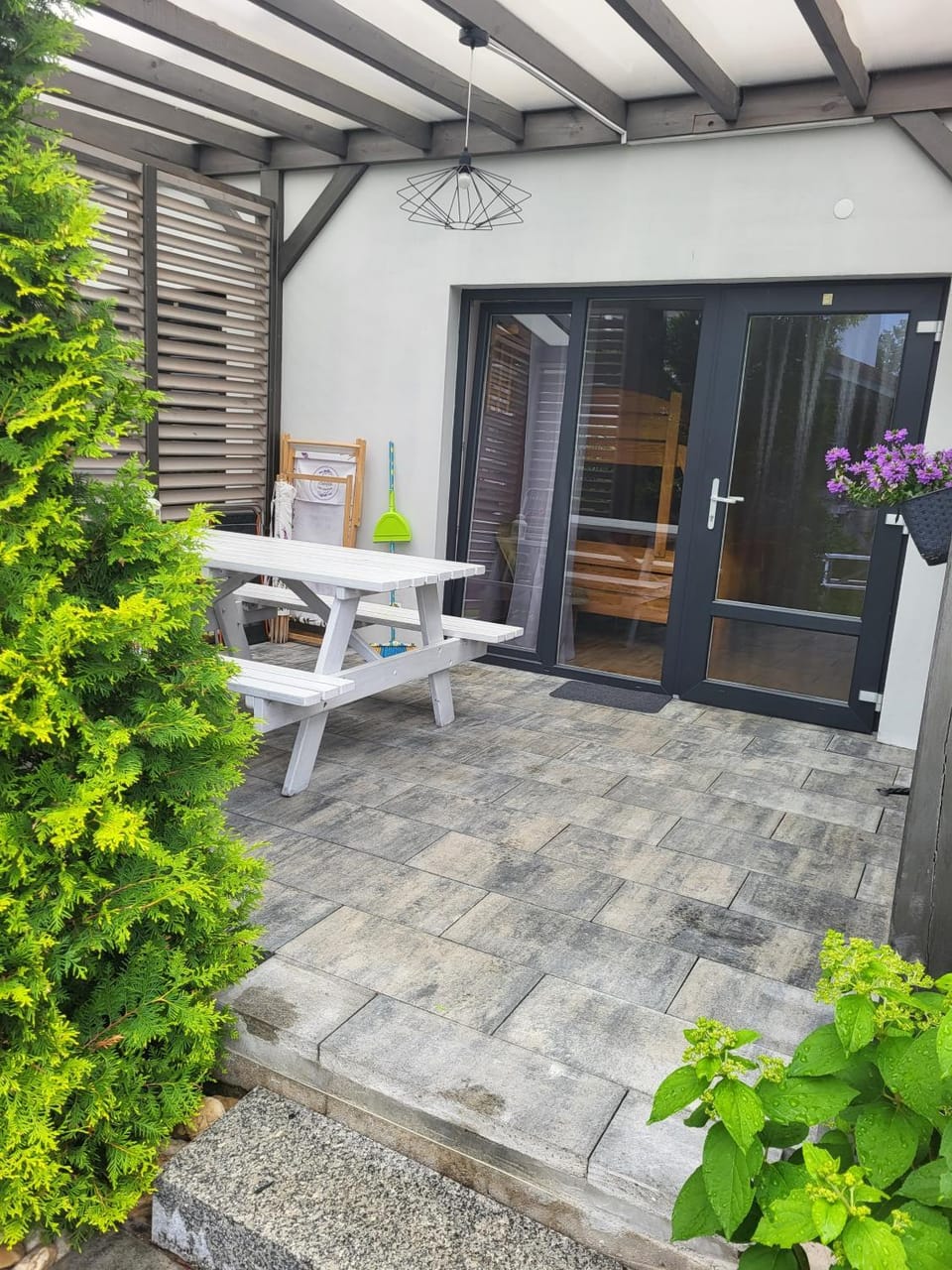 Property building, Patio, Day, Garden, View (from property/room), Balcony/Terrace, Dining area, Garden view