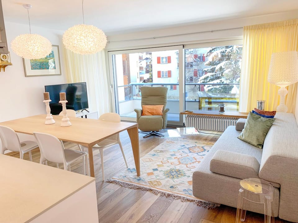 Living room, Dining area
