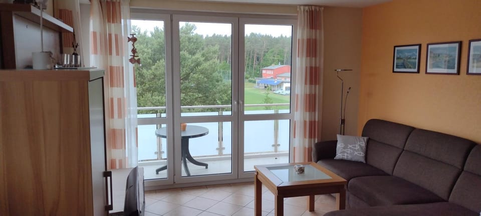 moderne 3-Raum Ferienwohnung Strandmöwe mit Panoramafenster Apartment in Mecklenburg-Vorpommern, Germany