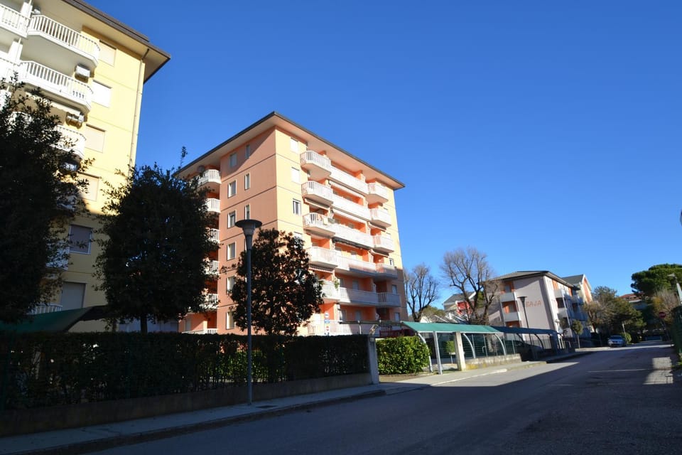 Property building, Facade/entrance, Neighbourhood, Parking