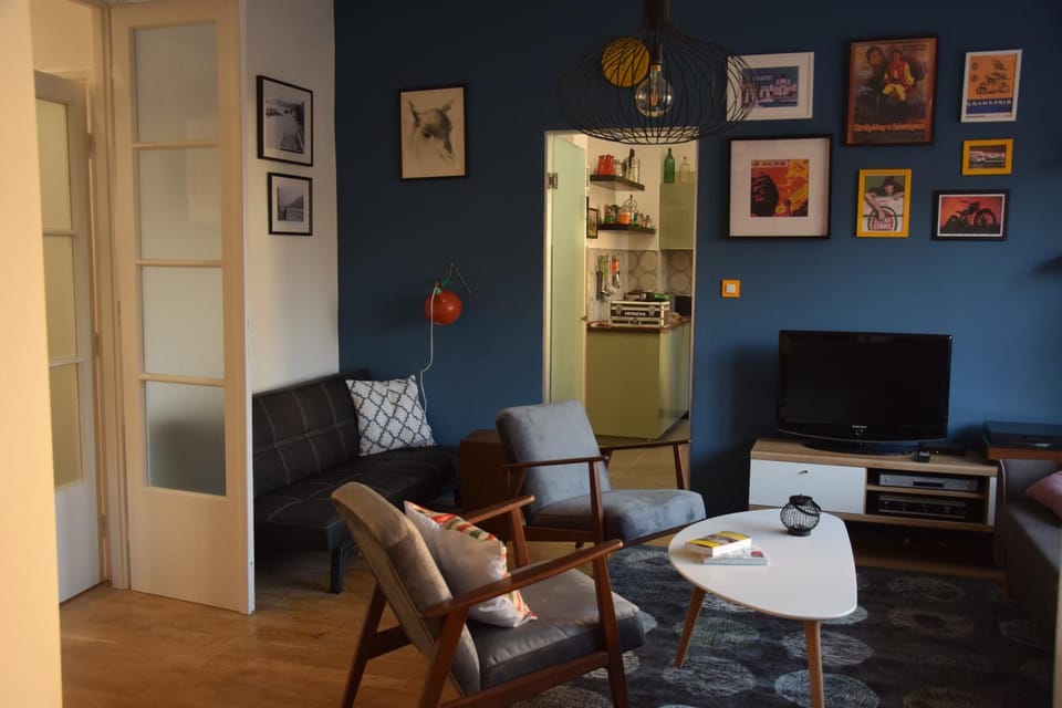 Bed, Living room, Bedroom
