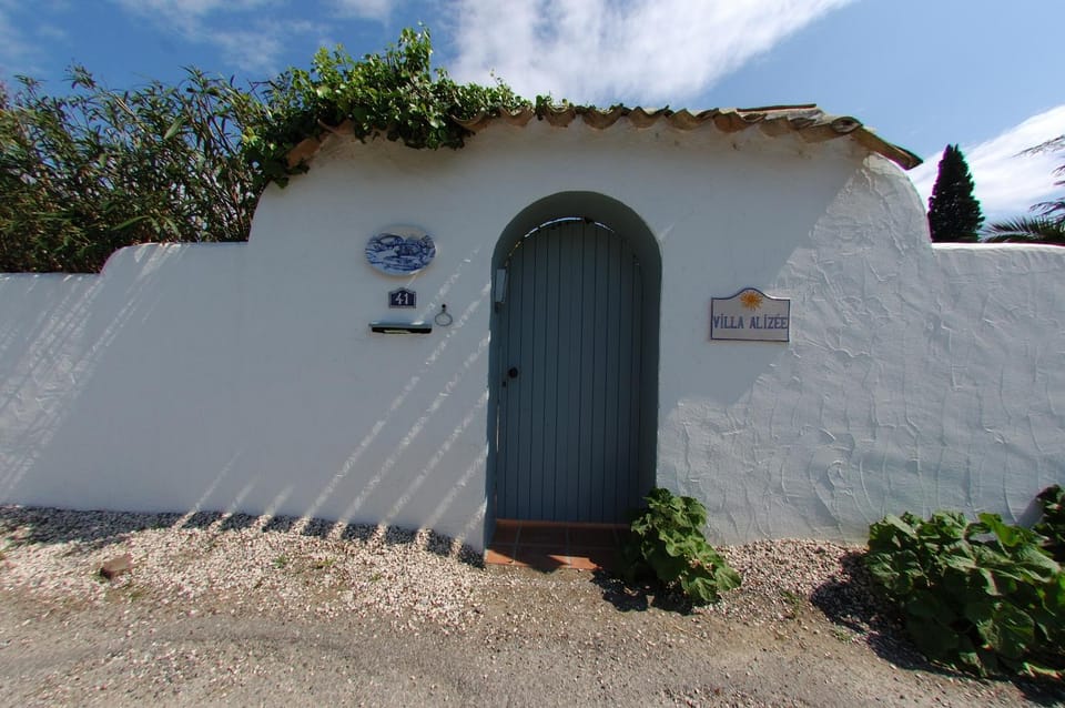 Facade/entrance, Facade/entrance