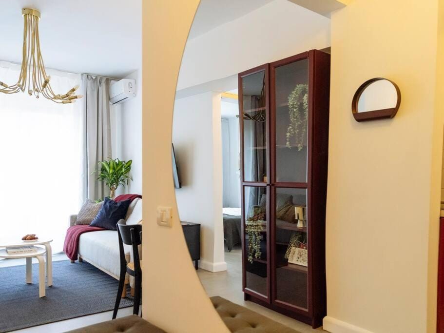 Amazing View Calea Victoriei Old City Apartment in Bucharest