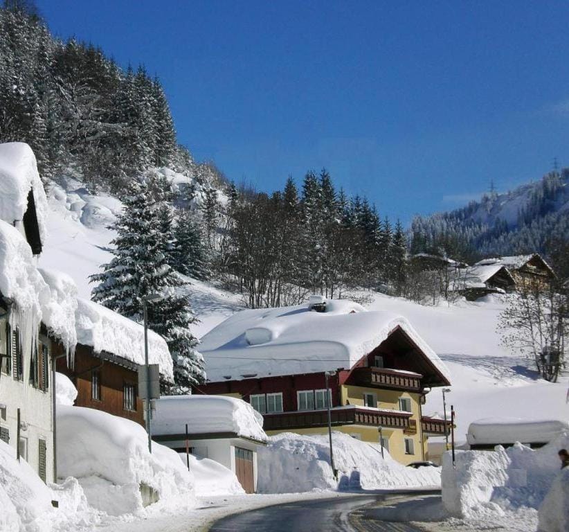 Off site, Winter, On site