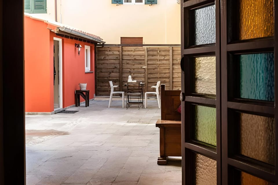 Property building, Breakfast, Inner courtyard view