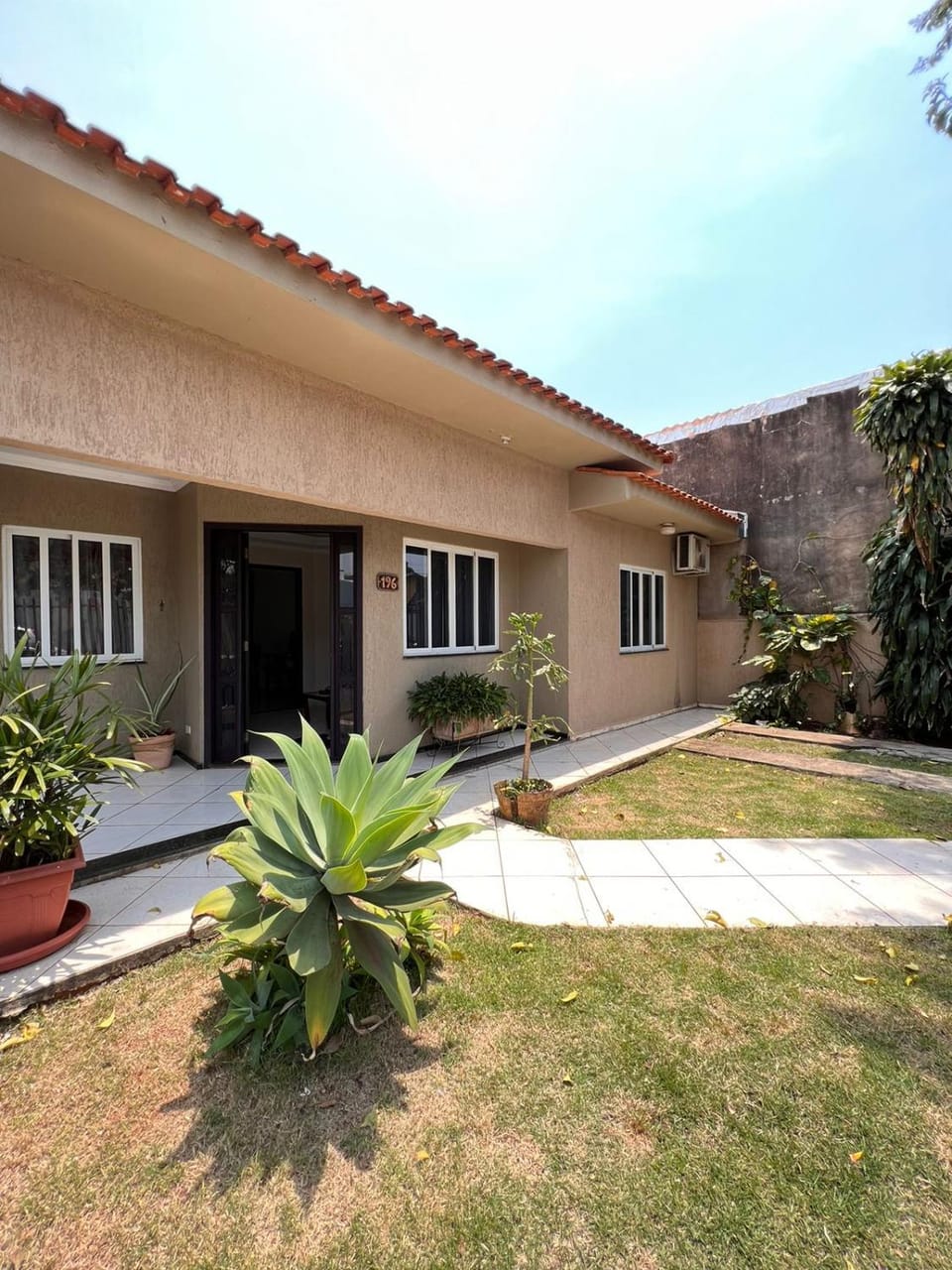 Property building, Day, Garden, Garden view