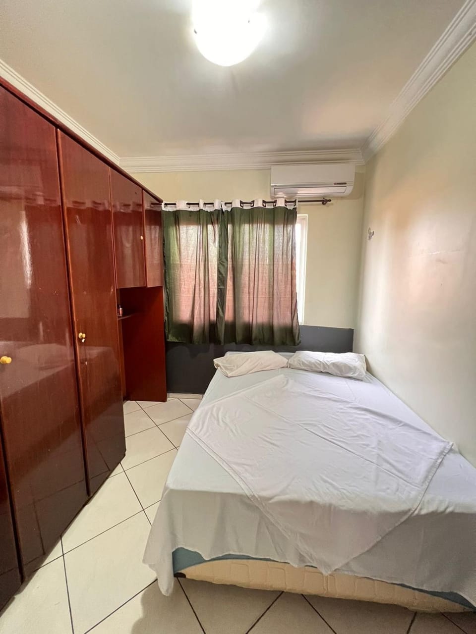 Bed, Photo of the whole room, Bedroom, wardrobe, air conditioner
