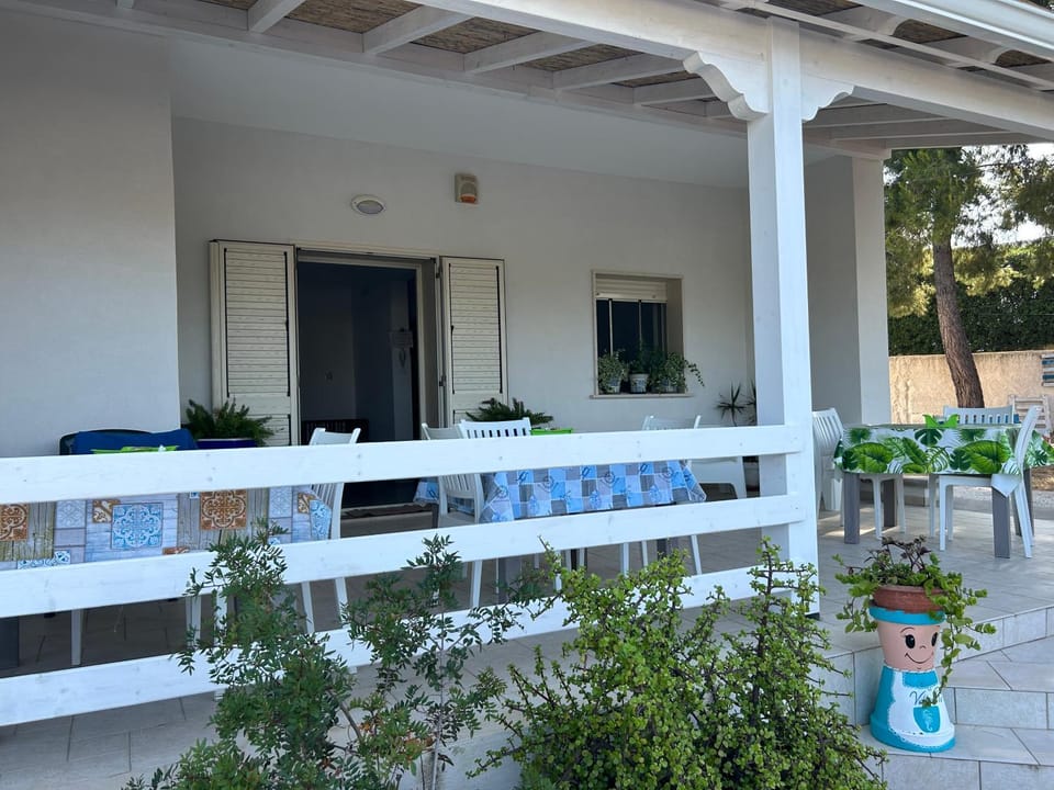 VILLA FLO' B&B (San Pietro in Bevagna) Bed and Breakfast in Province of Taranto