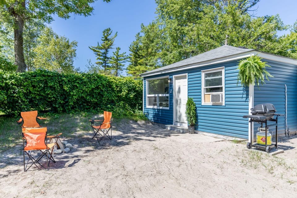 Beachside Summer Cabins Cabin in Wasaga Beach
