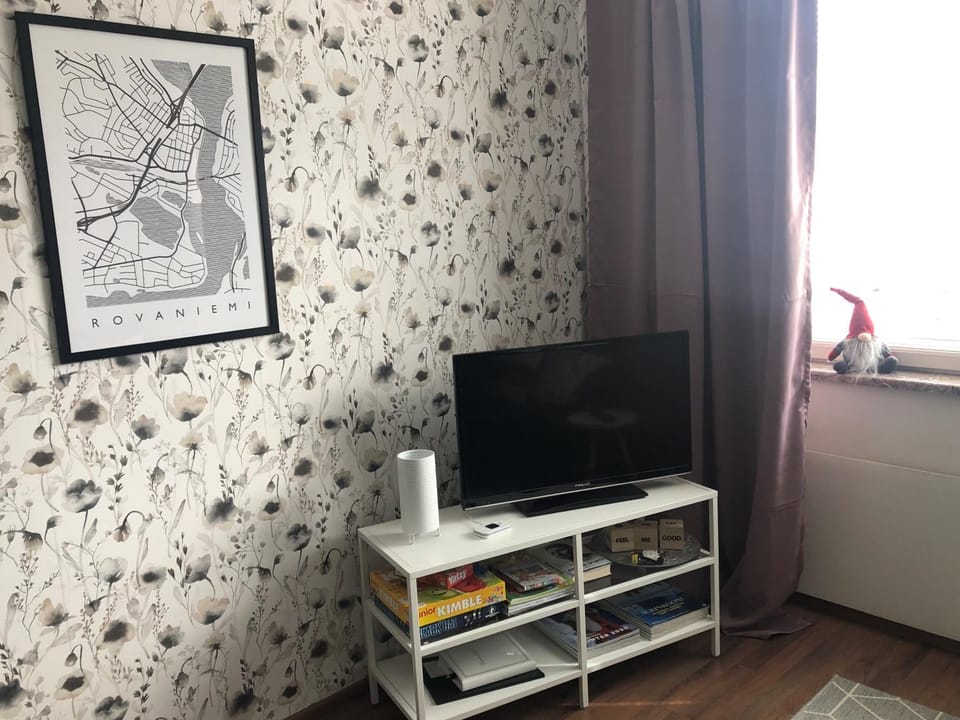 TV and multimedia, Living room, City view, Street view